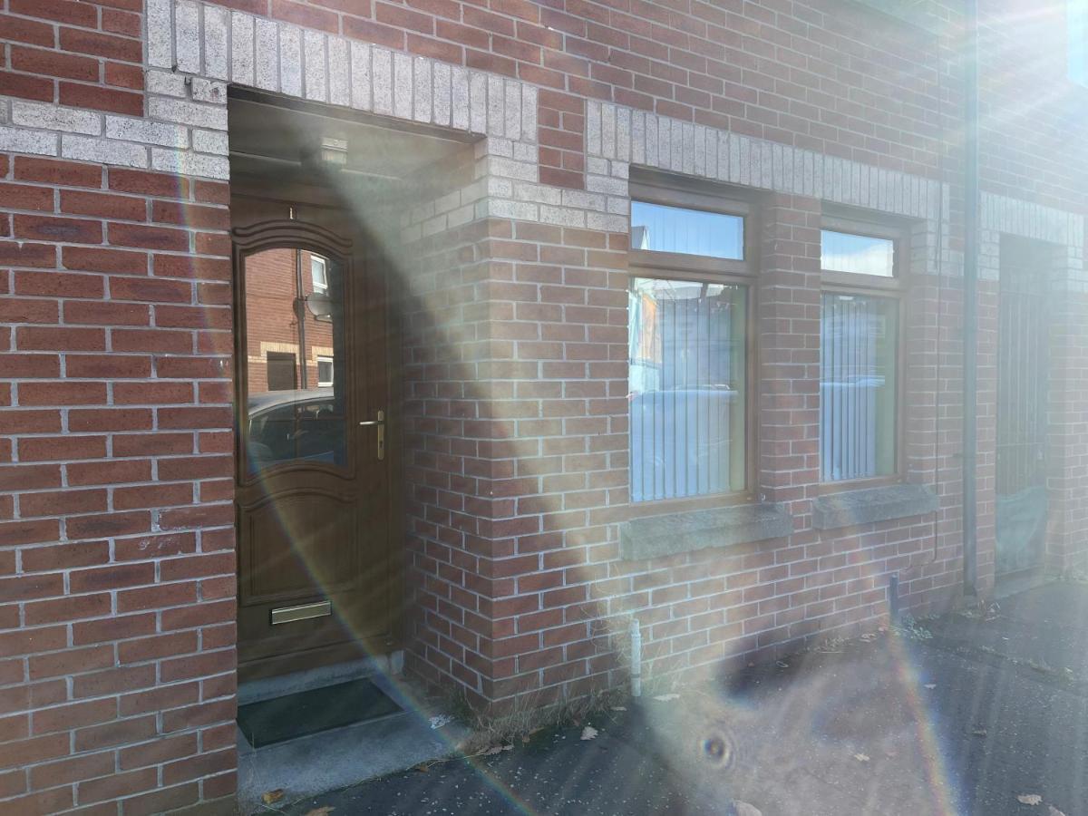 11 Parkmore Street, Ormeau Road, Belfast, Bt7 2Gt, 2 Bedroom House Экстерьер фото